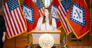 sarah huckabee sanders at podium-949x498